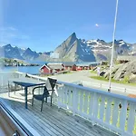 Hamnoya Bridge Panorama Holiday home *