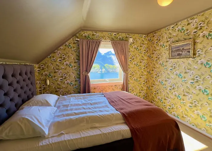 Hamnoya Bridge Panorama Semesterbostad