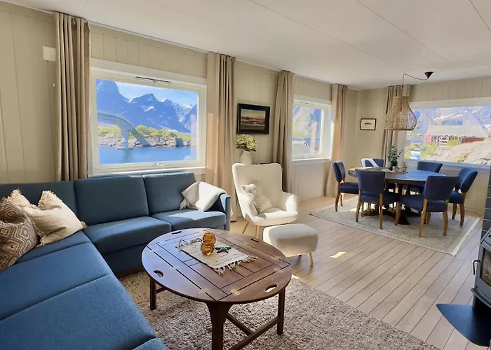 Hamnoya Bridge Panorama Semesterbostad