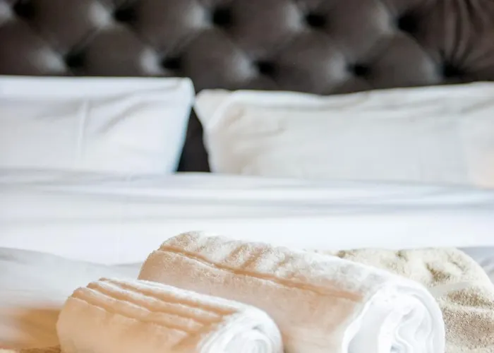 Hamnoya Bridge Panorama Reine